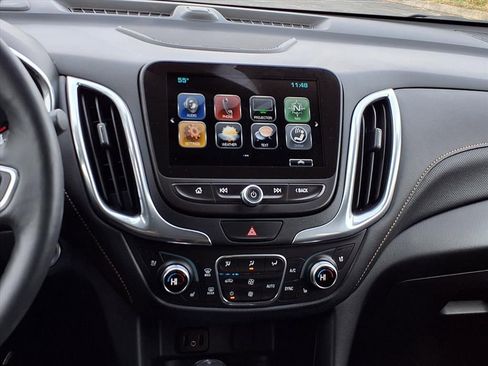 Used 2018 Chevrolet Equinox Premier image 16