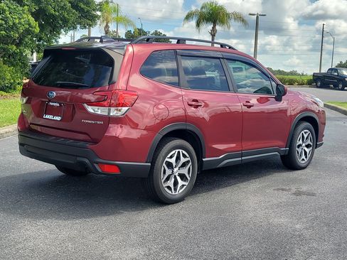 Used 2024 Subaru Forester Premium AWD/4WD image 8