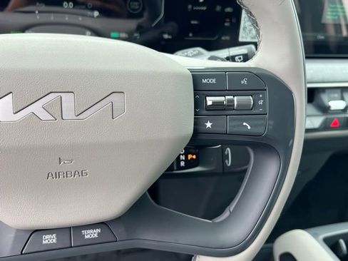 New 2026 Kia EV9 Wind image 24