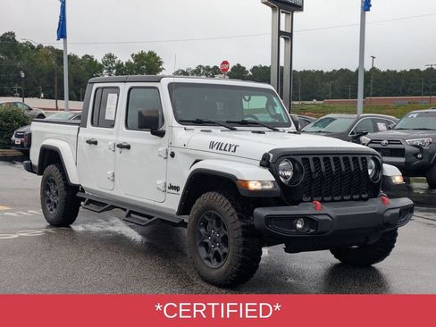 Used 2023 Jeep Gladiator Sport AWD/4WD image 2