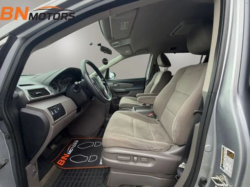 Used 2016 Honda Odyssey SE image 11