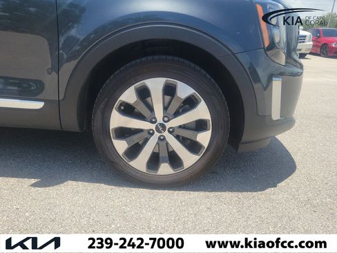 Certified 2022 Kia Telluride EX w/ EX Premium Package FWD image 7