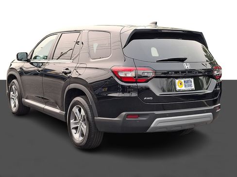 Certified 2025 Honda Pilot EX-L image 4