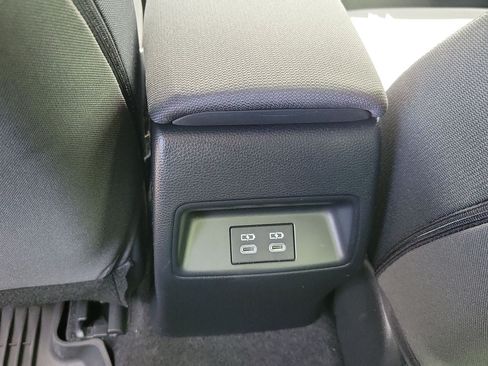 Used 2025 Toyota Corolla LE FWD image 12