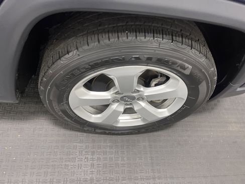 Used 2020 Jeep Compass Latitude image 28