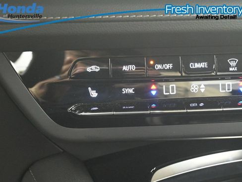 Used 2023 Buick Envision Essence AWD/4WD image 15