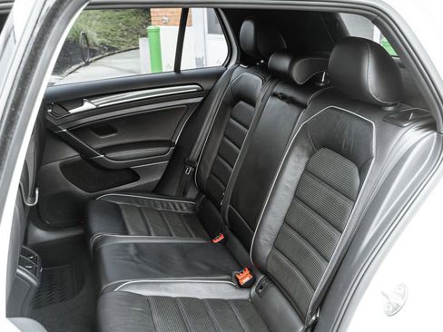Used 2019 Volkswagen Golf R 4-Door AWD/4WD image 24