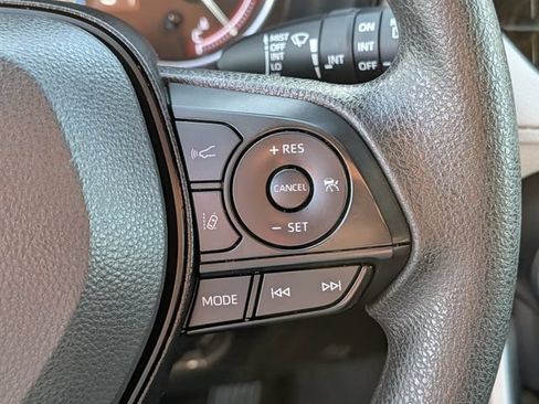 Used 2025 Toyota RAV4 XLE w/ Convenience Package FWD image 18