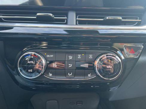 New 2026 Chevrolet Trax RS w/ Sunroof Package image 20