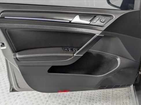 Used 2017 Volkswagen Golf R 4-Door image 13