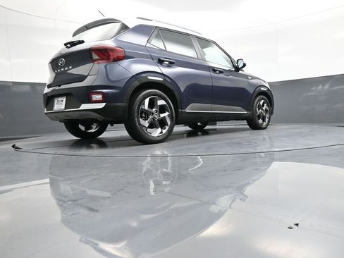 Certified 2023 Hyundai Venue Limited FWD image 29