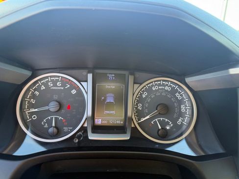Used 2020 Toyota Tacoma SR5 image 29