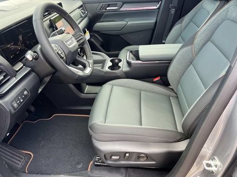 New 2027 GMC Terrain AT4 w/ Convenience Package III AWD/4WD image 14
