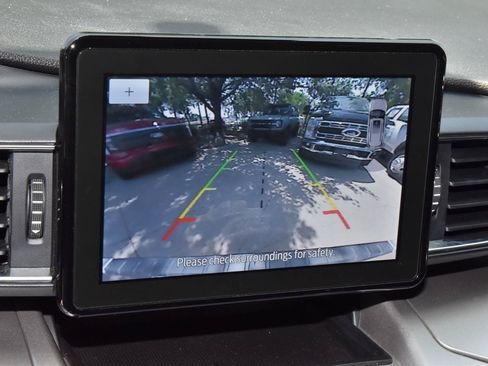 Used 2022 Ford Explorer XLT w/ Equipment Group 202A RWD image 29