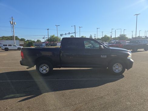 Used 2018 RAM 1500 Tradesman w/ Protection Group AWD/4WD image 4