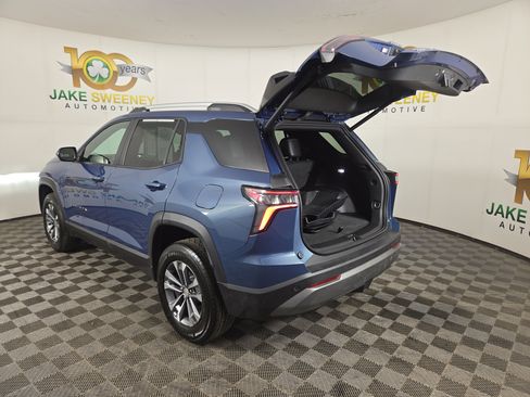 Certified 2025 Chevrolet Equinox LT w/ Convenience Package II image 32