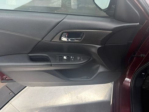 Used 2016 Honda Accord Sport image 17