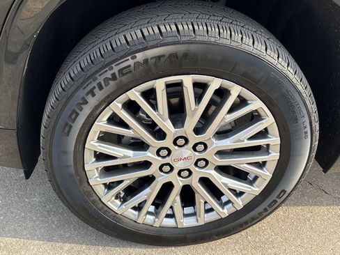 Used 2025 GMC Acadia Denali w/ LPO, Floor Liner Package image 14