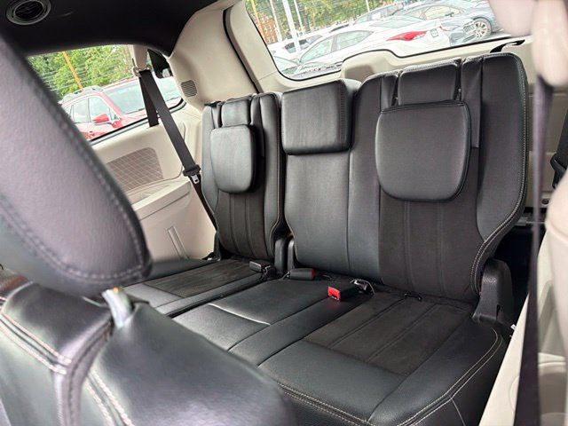 Used 2019 Dodge Grand Caravan SXT FWD image 8