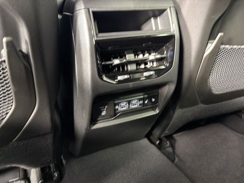 Used 2024 Jeep Grand Cherokee Limited AWD/4WD image 20