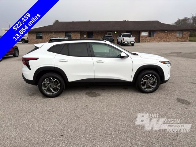 Used 2026 Chevrolet Trax LT FWD image 8