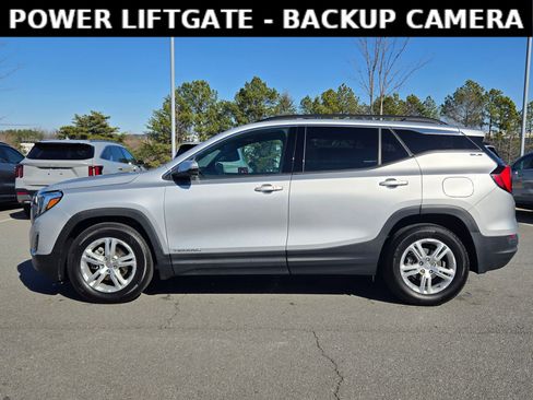 Used 2020 GMC Terrain SLE w/ Driver Convenience Package image 4