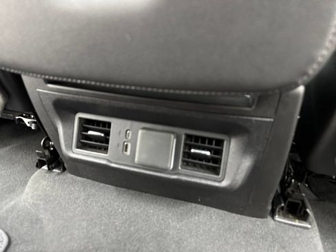 Used 2025 GMC Sierra 1500 SLT AWD/4WD image 30