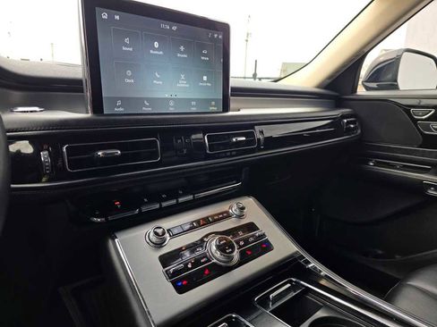 Used 2023 Lincoln Aviator AWD image 16