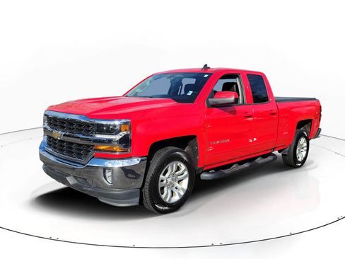 Used 2018 Chevrolet Silverado 1500 LT w/ All Star Edition image 2