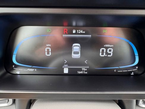 Used 2025 Hyundai Elantra Sport FWD image 23