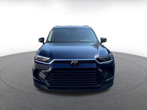 Used 2025 Toyota Grand Highlander LE image 5