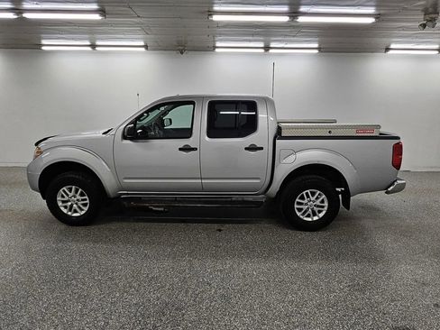 Used 2015 Nissan Frontier SV image 8