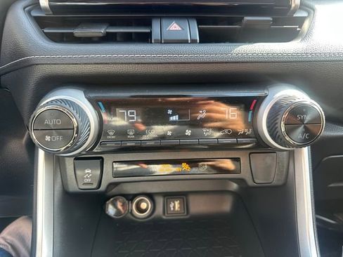 Used 2025 Toyota RAV4 LE image 39