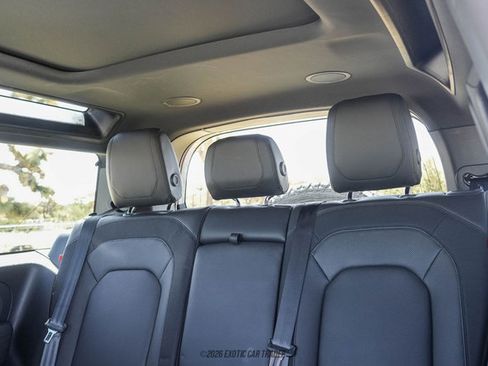 Used 2023 Land Rover Defender 90 X-Dynamic SE image 54