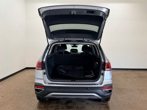 Used 2023 Volkswagen Taos SEL AWD/4WD image 5