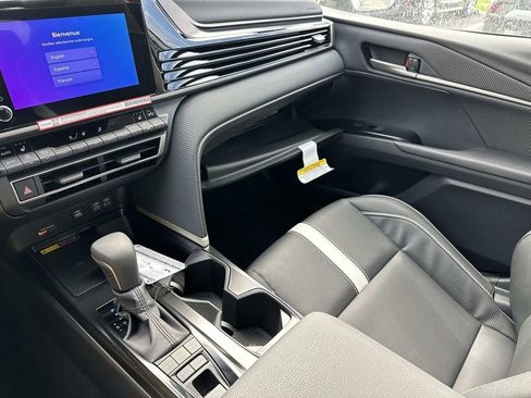 New 2026 Toyota Camry SE FWD image 32