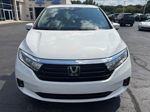 Certified 2024 Honda Odyssey EX-L image 3