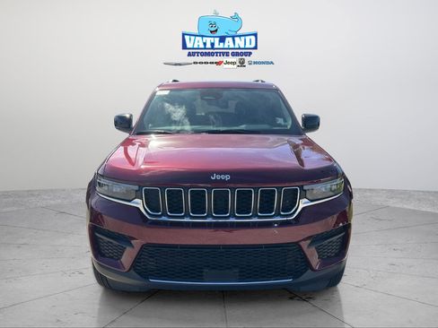 Used 2025 Jeep Grand Cherokee Laredo X w/ Luxury Tech Group I image 8