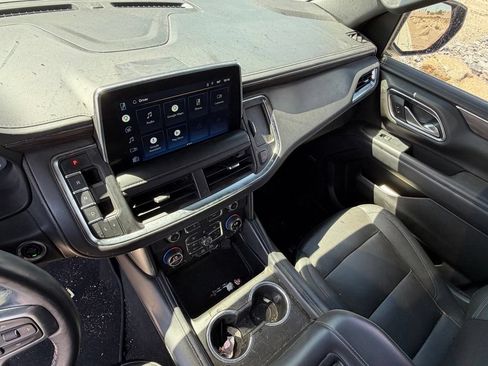 Used 2022 Chevrolet Tahoe LT w/ Luxury Package AWD/4WD image 19