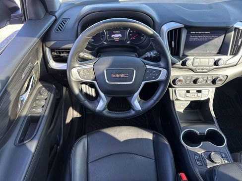 Used 2024 GMC Terrain SLT w/ Elevation Edition image 28