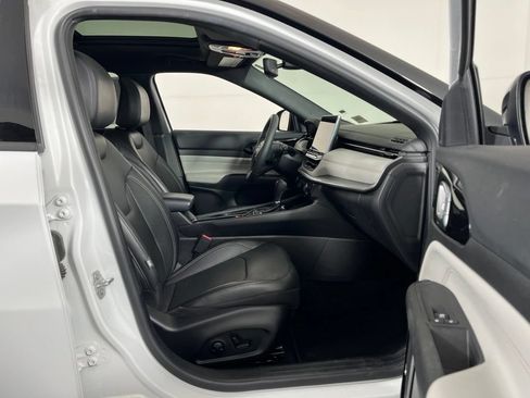 Used 2025 Jeep Compass Limited w/ Elite Group AWD/4WD image 8