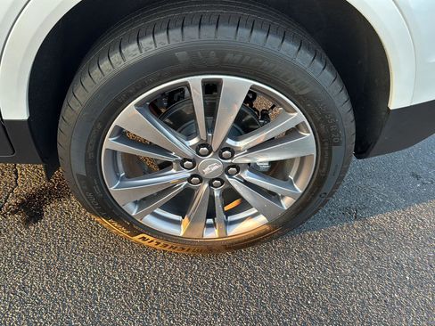 Used 2025 Cadillac XT5 Premium Luxury image 33