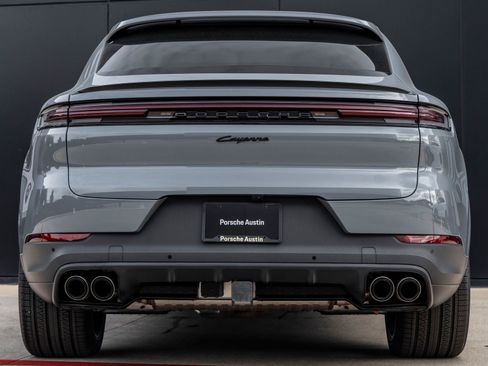 New 2025 Porsche Cayenne E-Hybrid Coupe AWD/4WD image 10