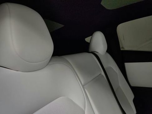 Used 2026 Tesla Model Y Performance AWD/4WD image 38