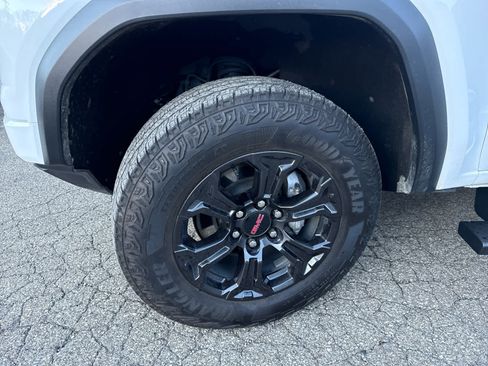 Used 2025 GMC Canyon Elevation w/ Convenience Package image 3