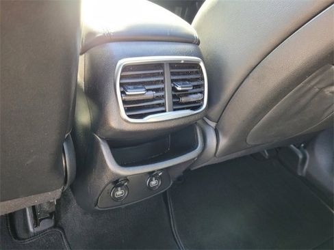 Used 2019 Hyundai Santa Fe Limited image 7