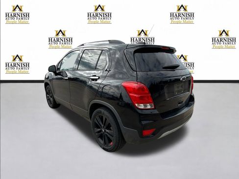 Used 2019 Chevrolet Trax LT w/ Sun & Sound Package AWD/4WD image 3