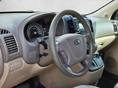 Used 2012 Kia Sedona LX image 9