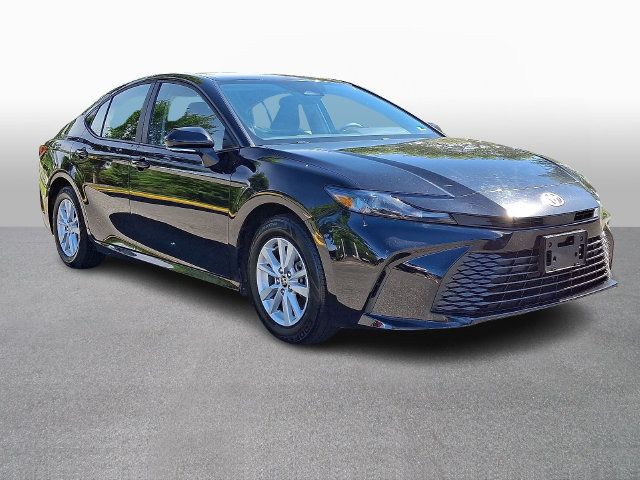 Used 2025 Toyota Camry LE FWD image 3