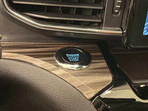 Certified 2024 Ford Explorer Limited AWD/4WD image 18